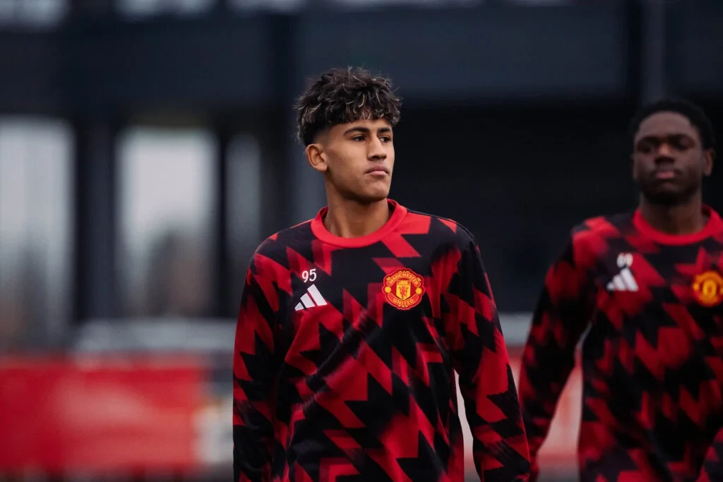 Man United Holds Firm as Barcelona Tries to Lure Academy Star JJ Gabriel